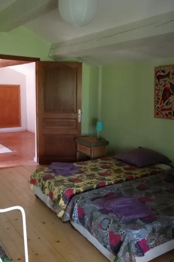 Chambre verte à l'etage côté couchant